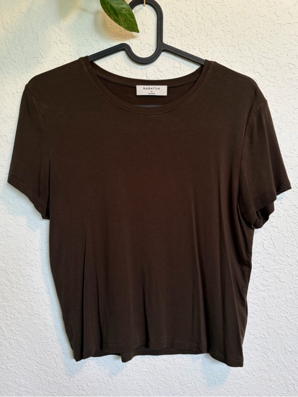 Aritzia Babaton Deep Green Short Sleeve Tee